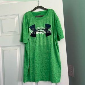 Boys YXL Under Armour heat gear. Like new.
